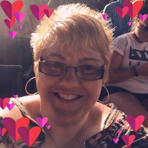 Meet your Posher, Beth - Picture 1 of 1